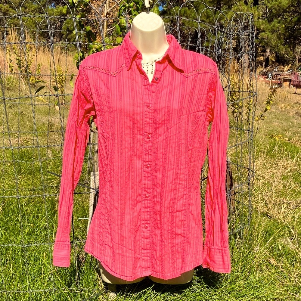Vintage Wrangler authentic western apparel woman’s shirt